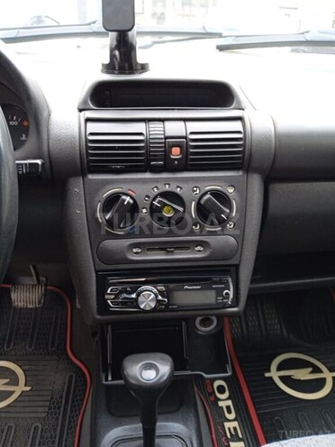 Opel Corsa 1994, 300,000 km - 1.4 l - Bakı