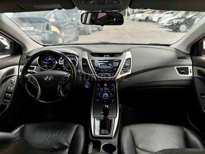 Hyundai Avante-9