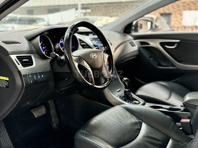 Hyundai Avante-10