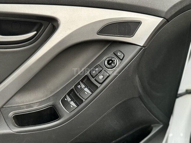 Hyundai Avante-12