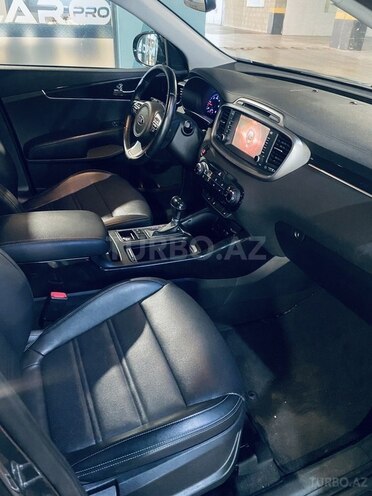 Kia Sorento-11