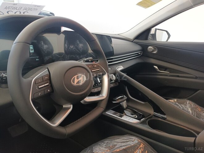 Hyundai Elantra-8