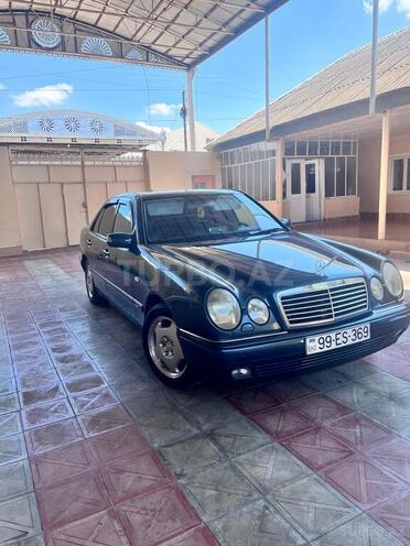 Mercedes E 240 1999, 372,160 km - 2.4 l - Şəmkir