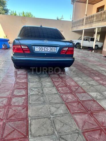 Mercedes E 240 1999, 372,160 km - 2.4 l - Şəmkir