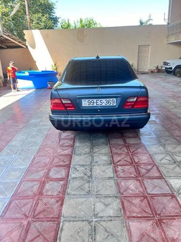 Mercedes E 240 1999, 372,160 km - 2.4 l - Şəmkir