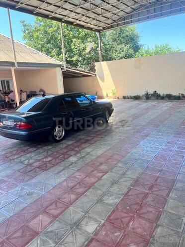 Mercedes E 240 1999, 372,160 km - 2.4 l - Şəmkir