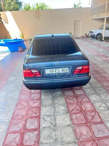 Mercedes E 240 1999, 372,160 km - 2.4 l - Şəmkir