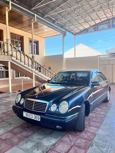 Mercedes E 240 1999, 372,160 km - 2.4 l - Şəmkir