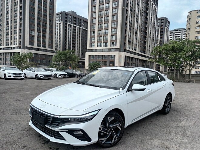 Hyundai Elantra-1