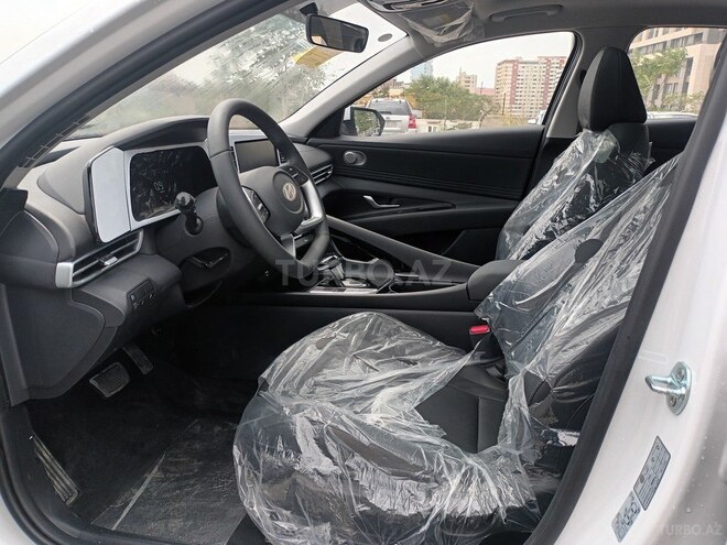 Hyundai Elantra-10