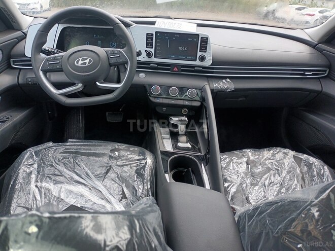 Hyundai Elantra-3