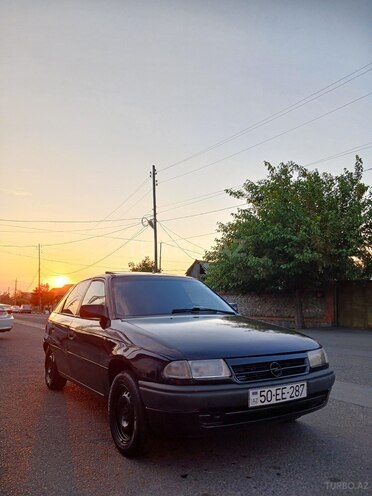 Opel Astra 1993, 387,827 km - 1.8 l - Qax