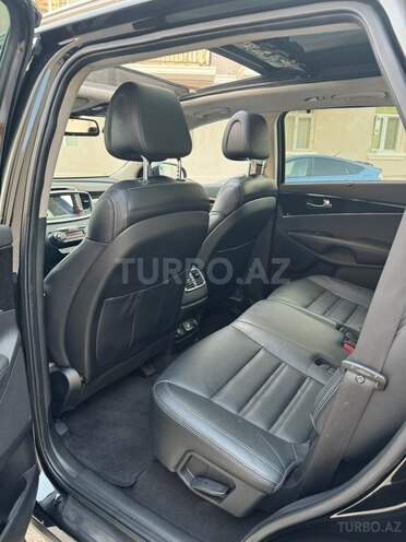 Kia Sorento-11