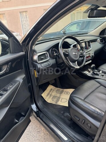 Kia Sorento-12