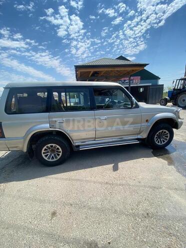 Mitsubishi Pajero 1995, 469,000 km - 2.5 l - Naxçıvan