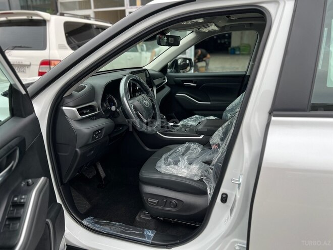 Toyota Highlander-5