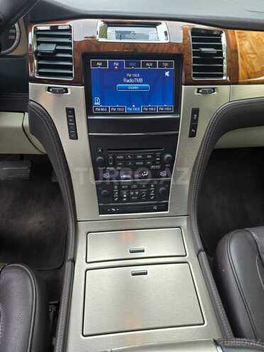 Cadillac Escalade-13