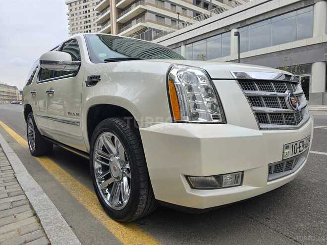 Cadillac Escalade-5