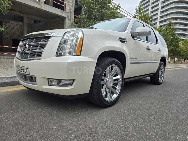 Cadillac Escalade-4