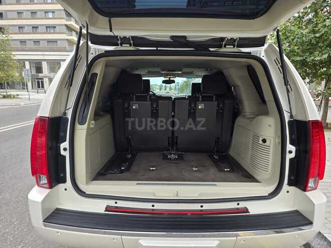 Cadillac Escalade-20
