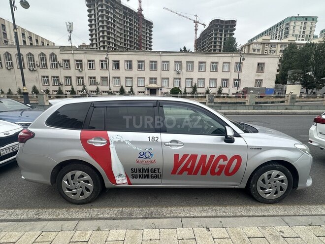 Toyota Corolla Fielder 2018, 300,000 km - 1.5 l - Bakı