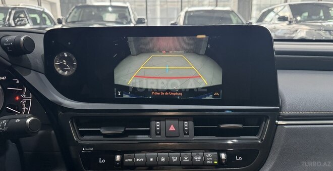 Lexus ES 300h-16