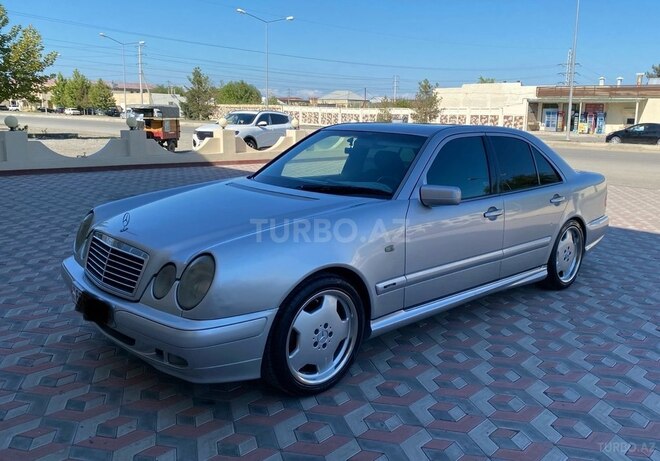 Mercedes E 240 1998, 500,000 km - 2.4 l - Yevlax