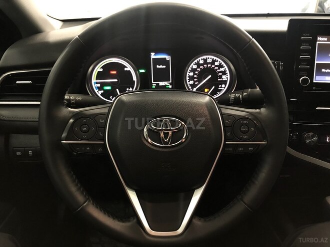 Toyota Camry-13