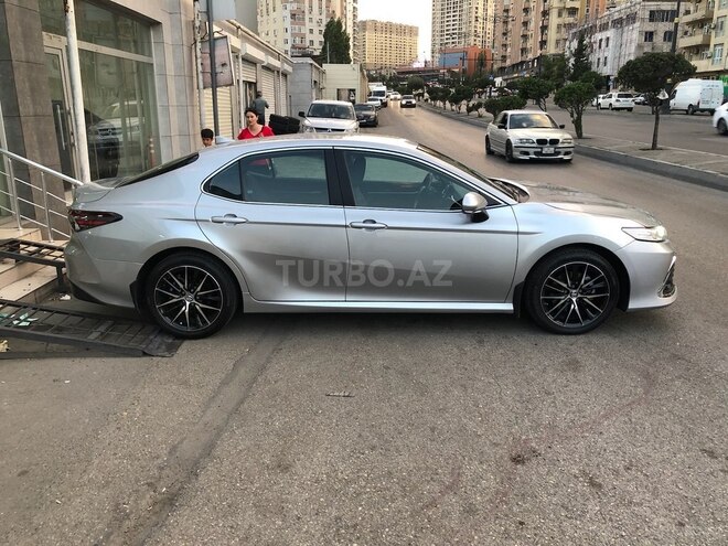 Toyota Camry-5