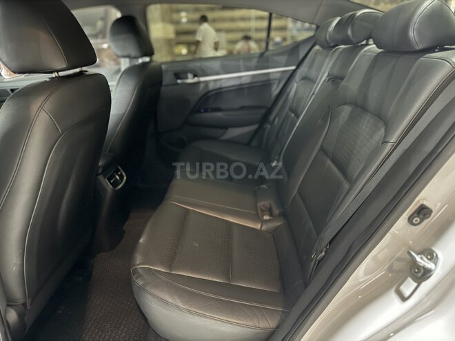 Hyundai Avante 2015, 122,000 km - 1.6 l - Bakı