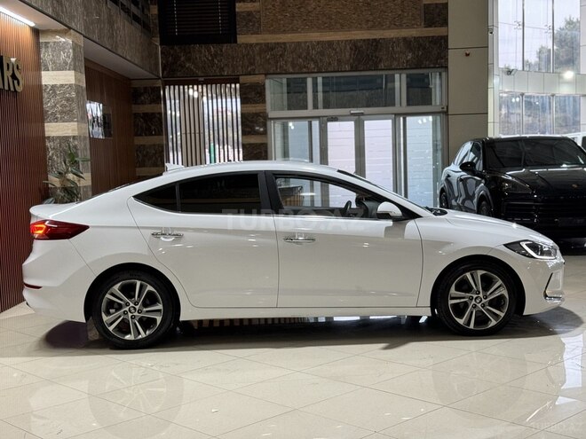 Hyundai Avante 2015, 122,000 km - 1.6 l - Bakı