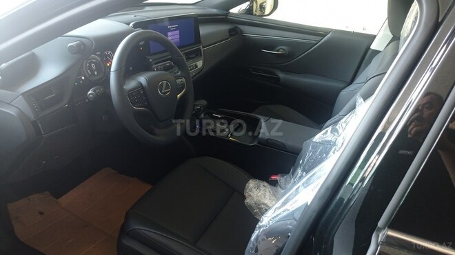 Lexus ES 300h-16
