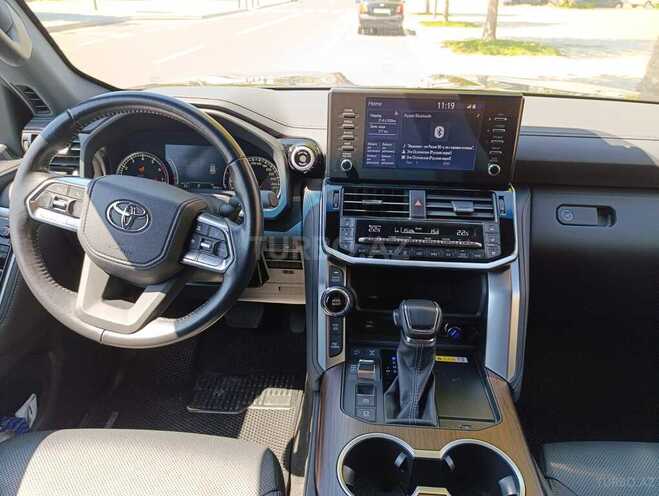 Toyota Land Cruiser-5