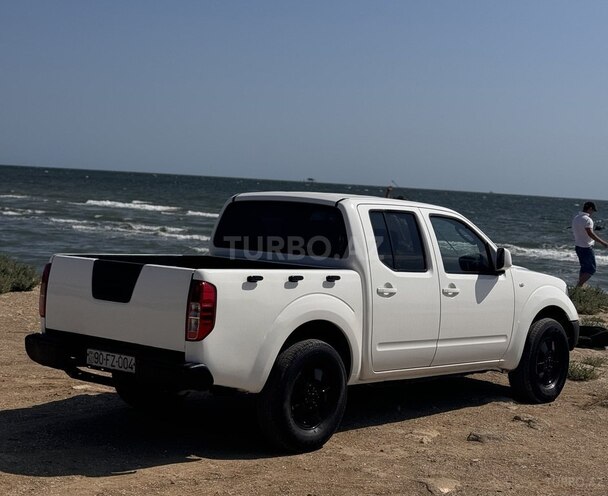 Nissan Navara 2011, 398,000 km - 3.5 l - Bakı