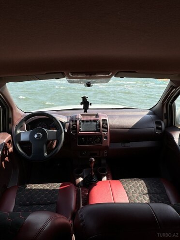 Nissan Navara 2011, 398,000 km - 3.5 l - Bakı