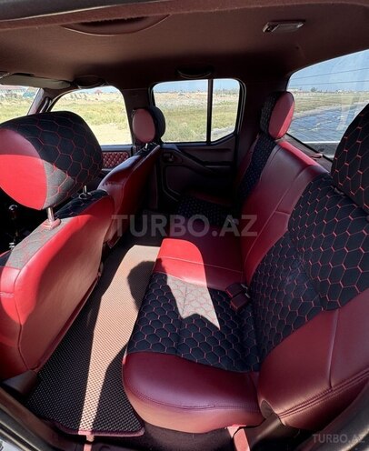 Nissan Navara 2011, 398,000 km - 3.5 l - Bakı