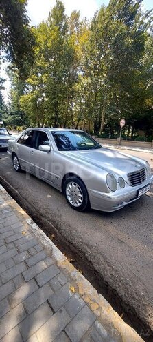 Mercedes E 220 d 1999, 315,000 km - 2.2 л - Masallı