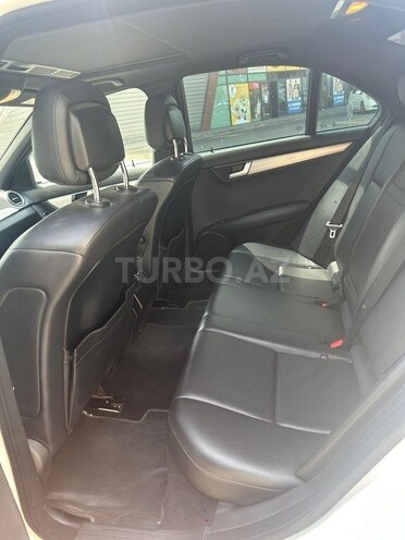 Mercedes C 250-9