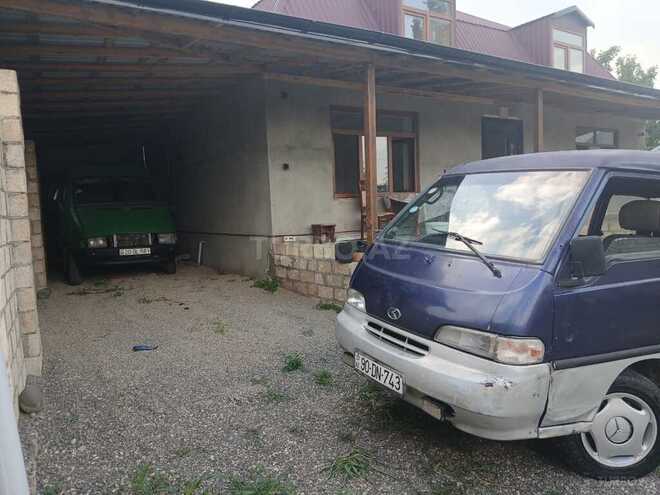 Hyundai H 100 1997, 560,000 km - 2.5 l - Quba