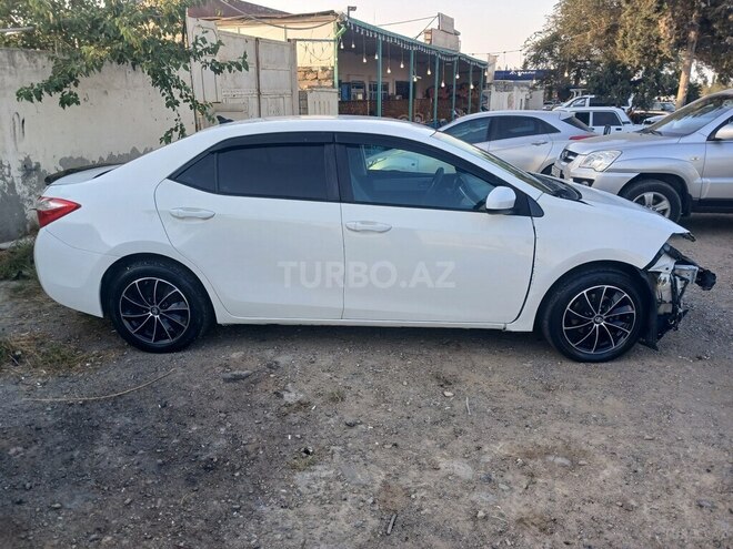 Toyota Corolla 2014, 220,000 km - 1.8 l - Bakı