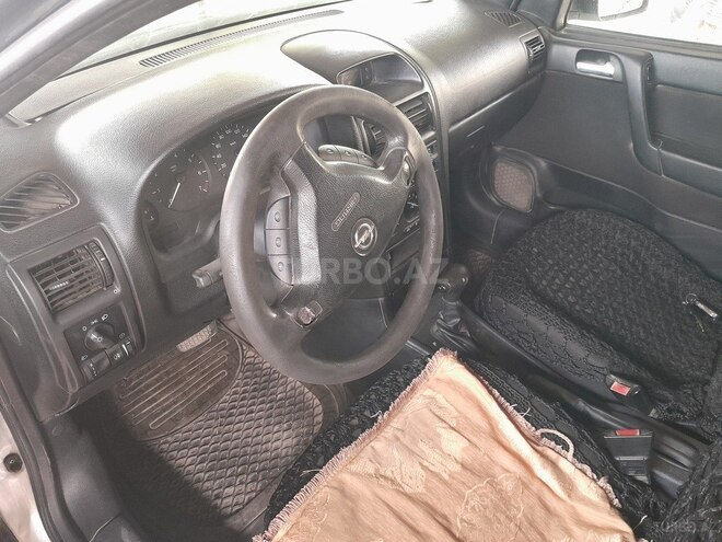 Opel Astra 1998, 401,000 km - 1.6 l - Salyan