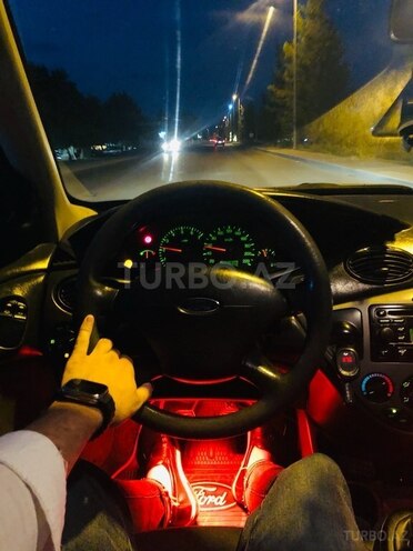 Ford Focus 2002, 300,000 km - 1.6 л - Bakı
