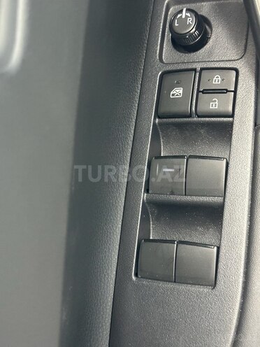 Toyota Corolla Cross-18