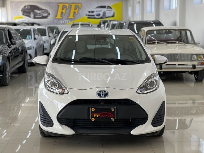 Toyota Aqua-2
