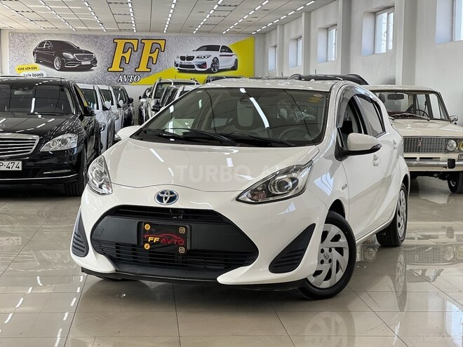Toyota Aqua-1