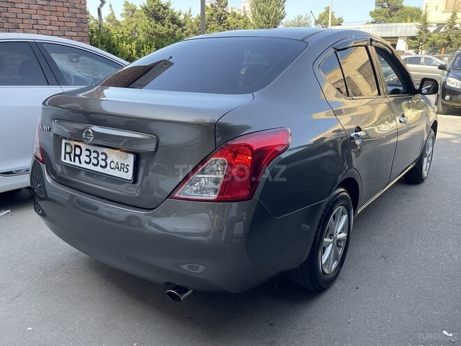 Nissan Sunny-11