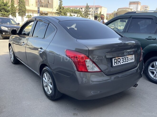Nissan Sunny-9