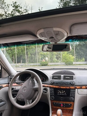 Mercedes E 240 2002, 298,000 km - 2.6 l - Qəbələ