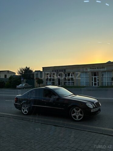 Mercedes E 240 2002, 298,000 km - 2.6 l - Qəbələ