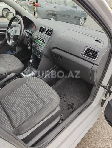 Volkswagen Polo 2012, 95,000 km - 1.6 л - Bakı